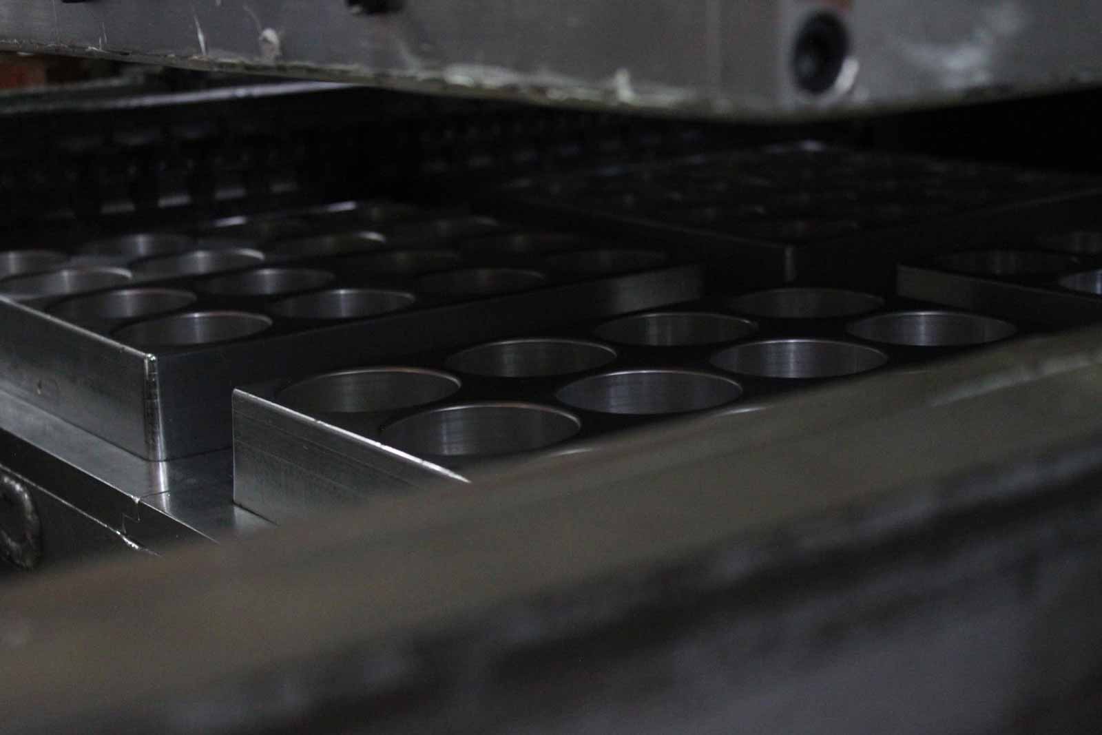 Thermoforming mold tooling with round cavities on manufacturing floor