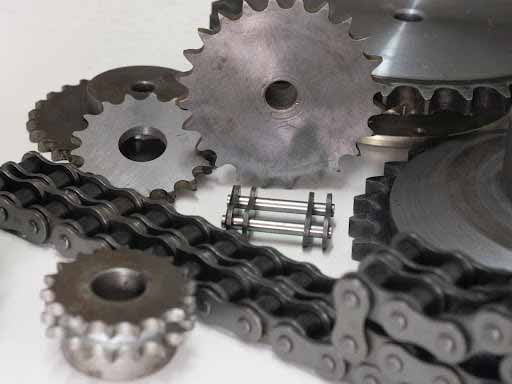 Gears used in the fabrication of plastic trays